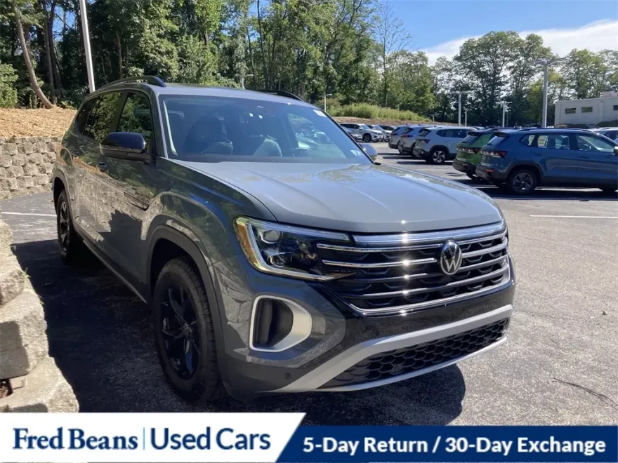 2025 Volkswagen Atlas Peak Edition SE photo 1
