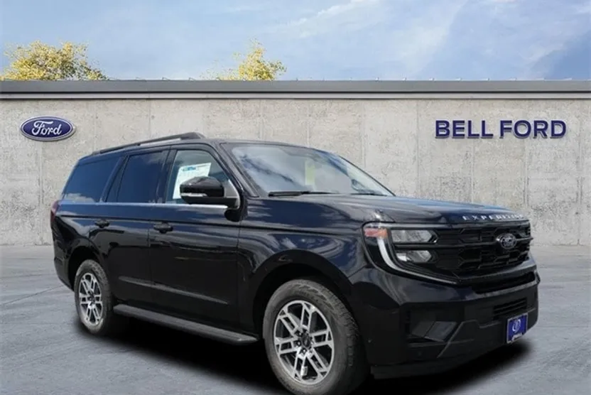 2025 Ford Expedition photo 1