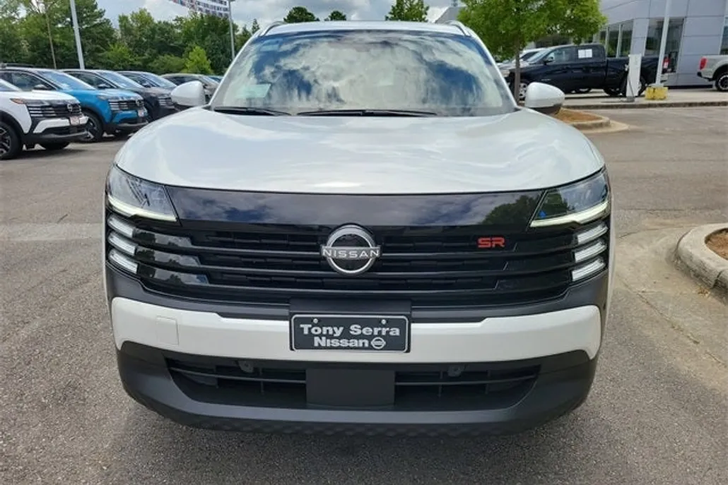 2025 Nissan Kicks SR photo 1