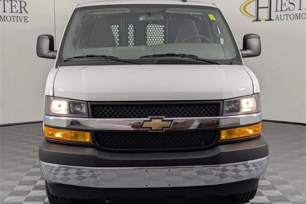 2023 Chevrolet Express Cargo 2500 photo 1