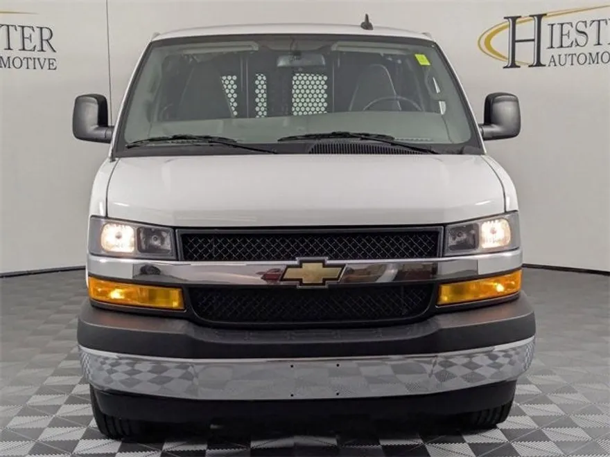2023 Chevrolet Express Cargo 2500 photo 1