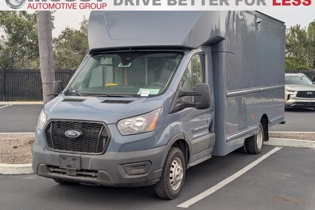 2021 Ford Transit Passenger XLT photo 1