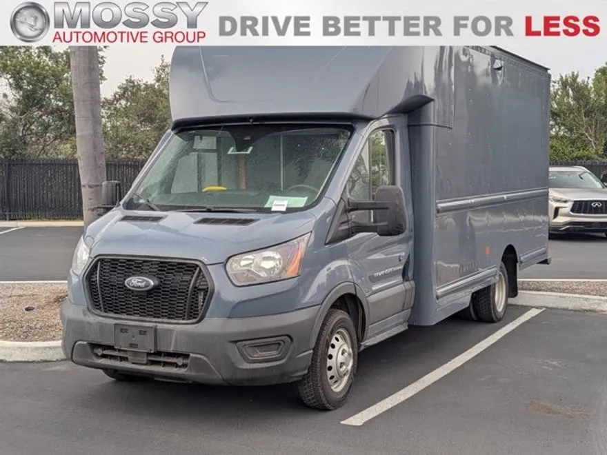 2021 Ford Transit Passenger XLT photo 1