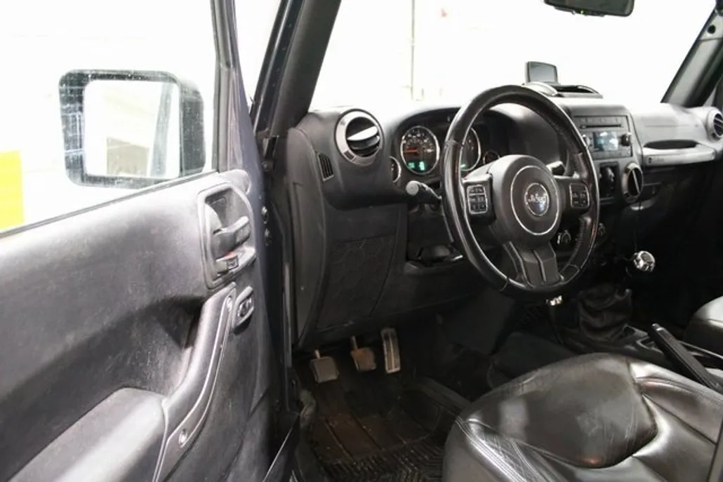 2017 Jeep Wrangler Unlimited Sport photo 1