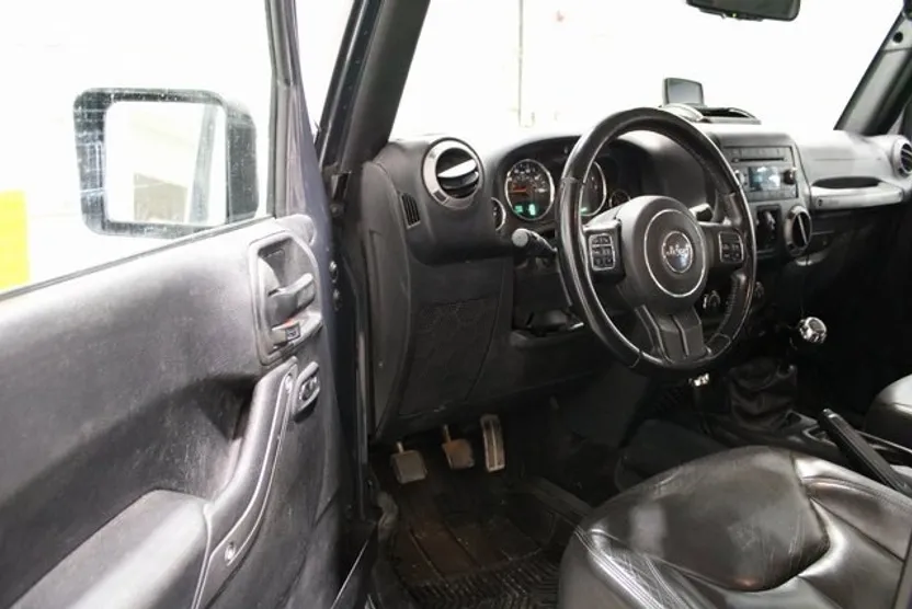 2017 Jeep Wrangler Unlimited Sport photo 1