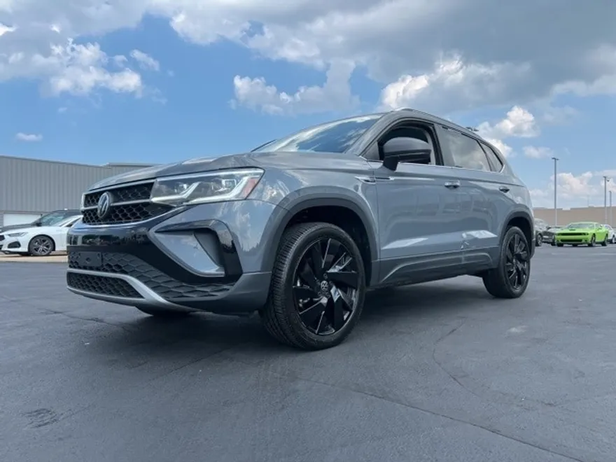 2023 Volkswagen Taos SEL photo 1