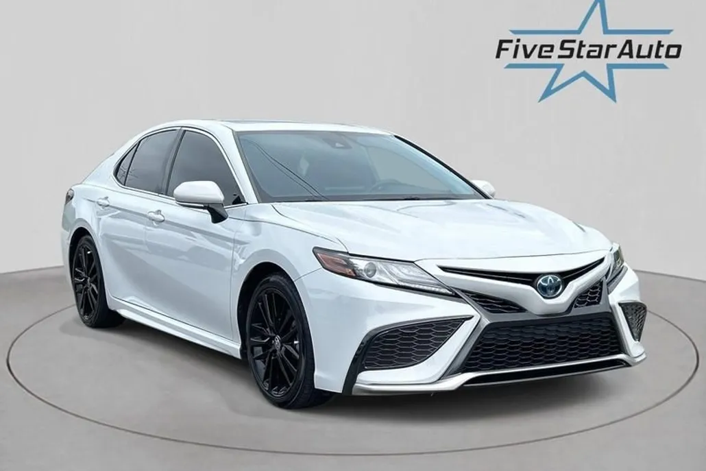 2022 Toyota Camry Hybrid XSE photo 1