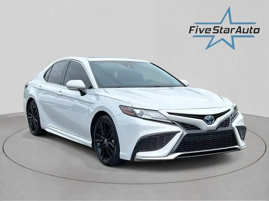 2022 Toyota Camry Hybrid XSE photo 1