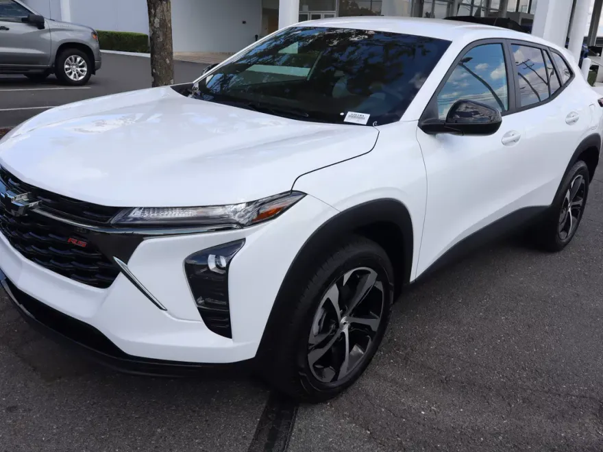 2025 Chevrolet Trax photo 1