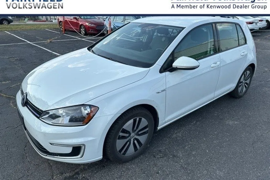 2016 Volkswagen e-Golf SE photo 1