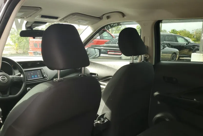2023 Nissan Kicks S photo 1