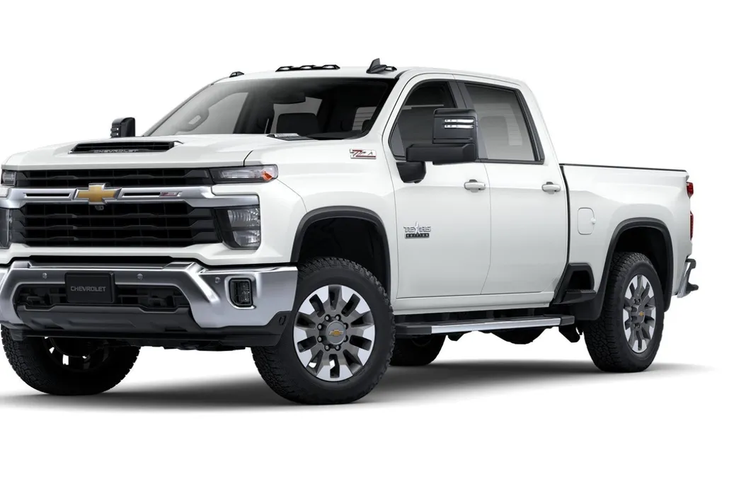 2025 Chevrolet Silverado LT photo 1