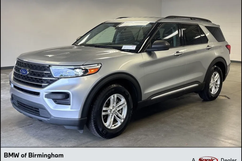 2022 Ford Explorer XLT photo 1