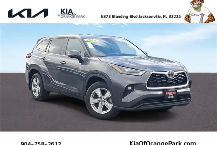 2024 Toyota Highlander LE photo 1