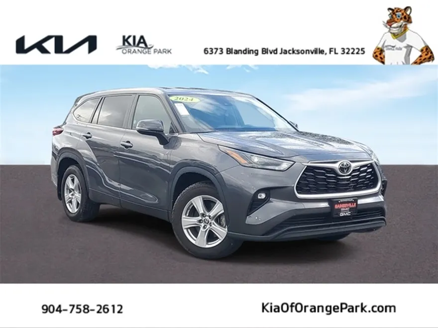 2024 Toyota Highlander LE photo 1