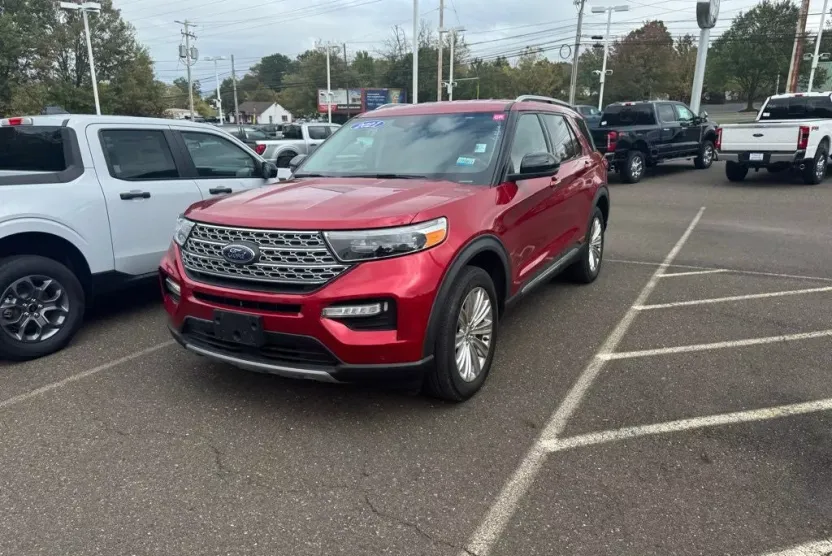 2021 Ford Explorer Limited photo 1