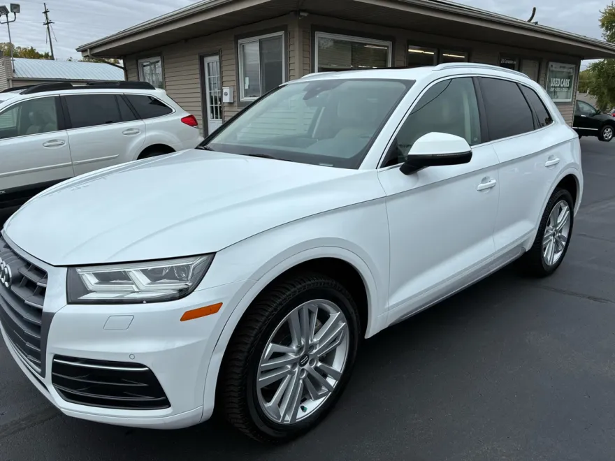 2018 Audi Q5 2.0T Premium Plus photo 1