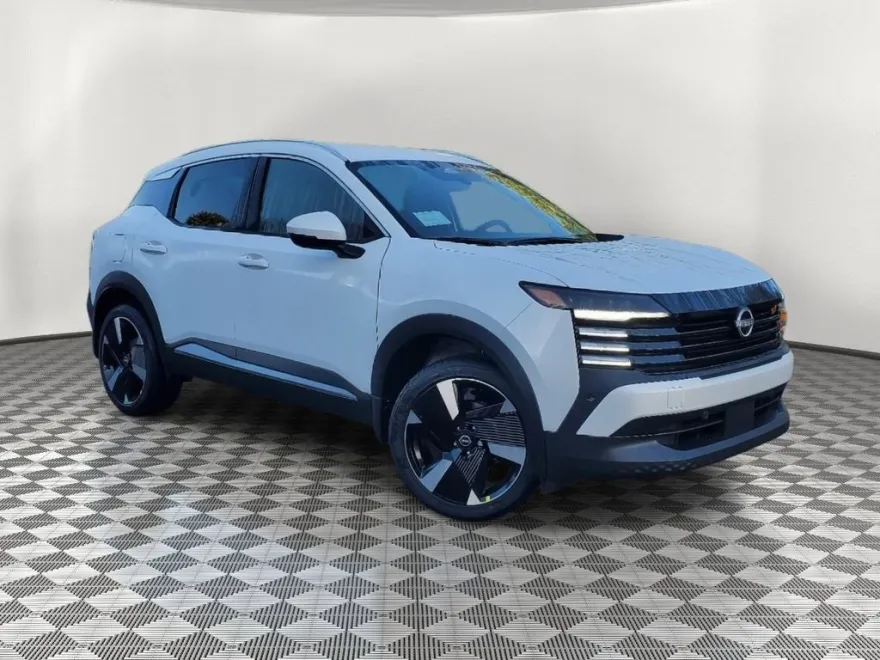 2025 Nissan Kicks SR photo 1
