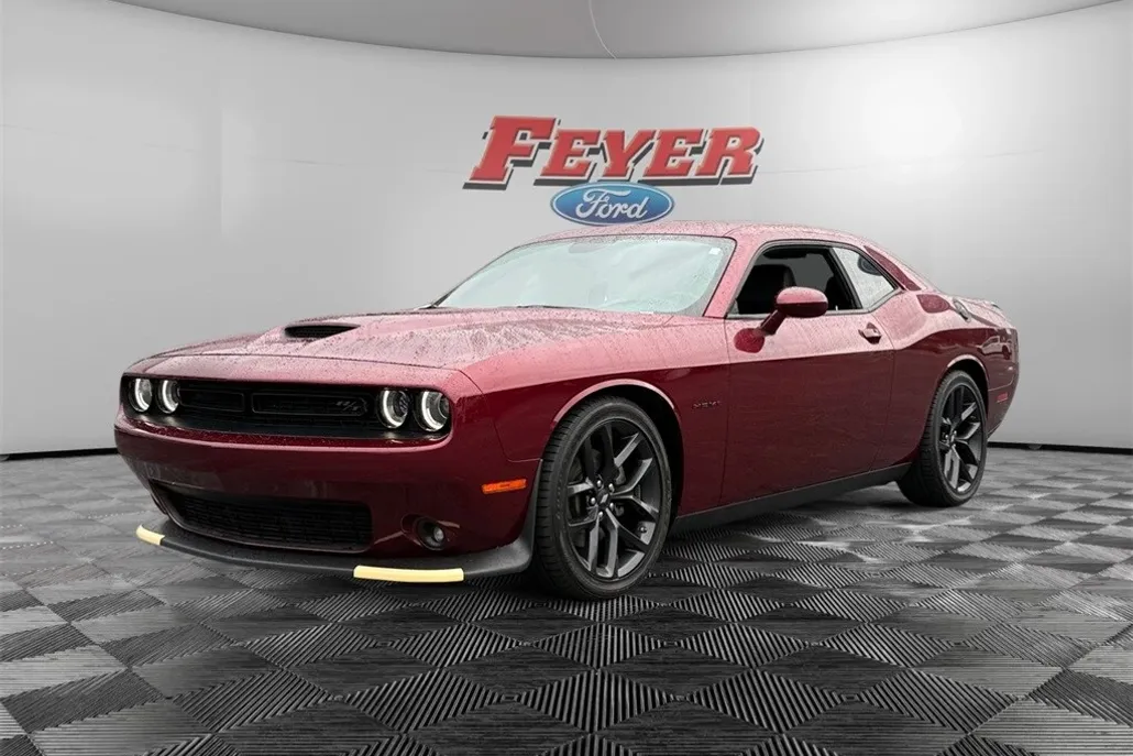 2022 Dodge Challenger R/T photo 1