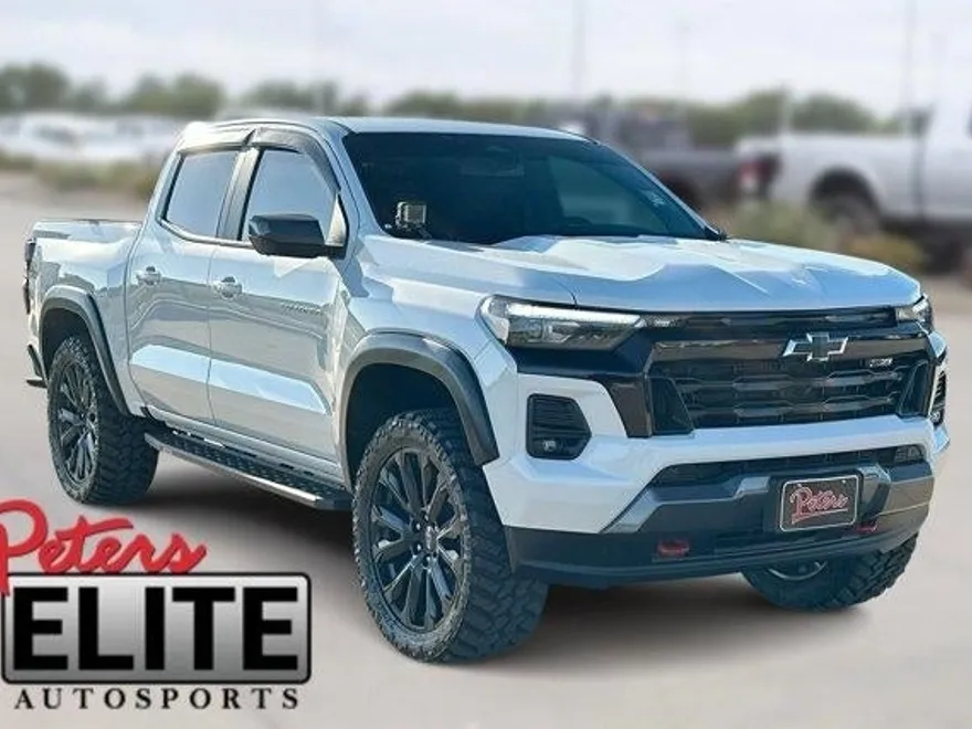 2025 Chevrolet Colorado Z71 photo 1