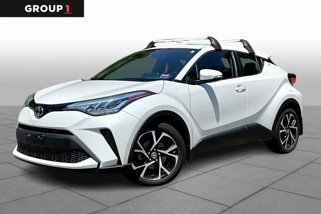 2022 Toyota C-HR XLE photo 1