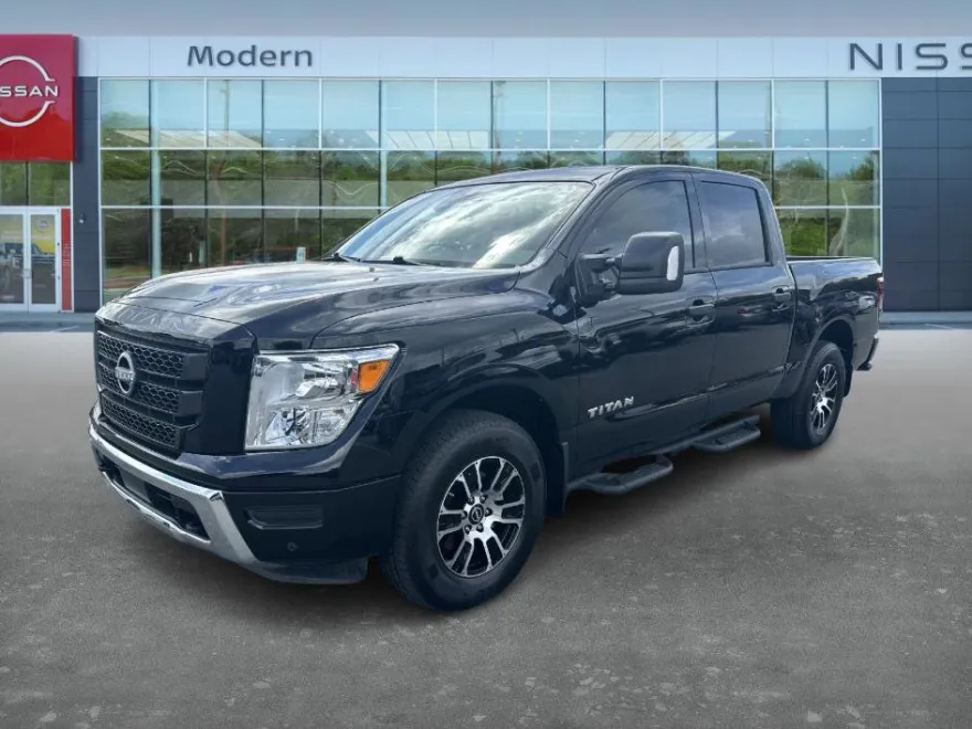 2024 Nissan Titan SV photo 1