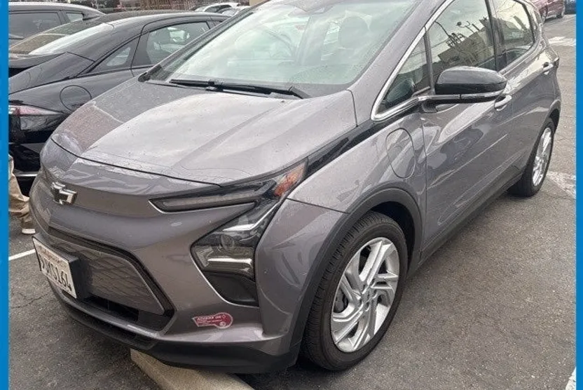2023 Chevrolet Bolt EV 1LT photo 1
