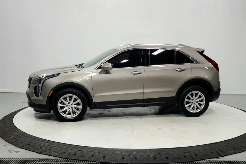 2023 Cadillac XT4 Luxury photo 1