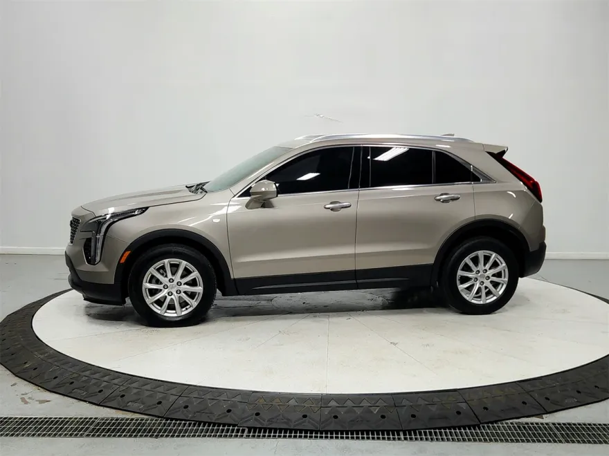 2023 Cadillac XT4 Luxury photo 1