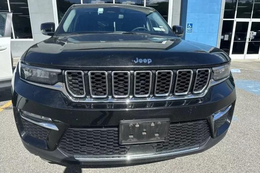 2024 Jeep Cherokee Limited 4xe photo 1