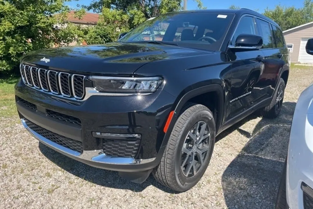 2025 Jeep Grand Cherokee Limited photo 1