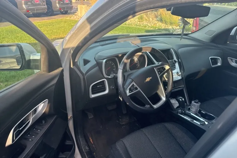2016 Chevrolet Equinox LT photo 1