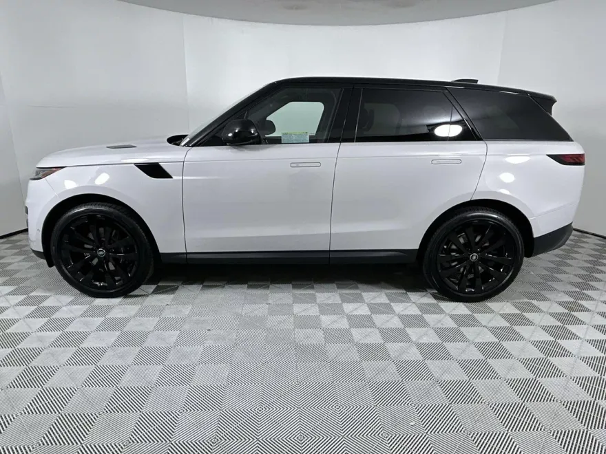 2025 Land Rover Range Rover Sport SE photo 1