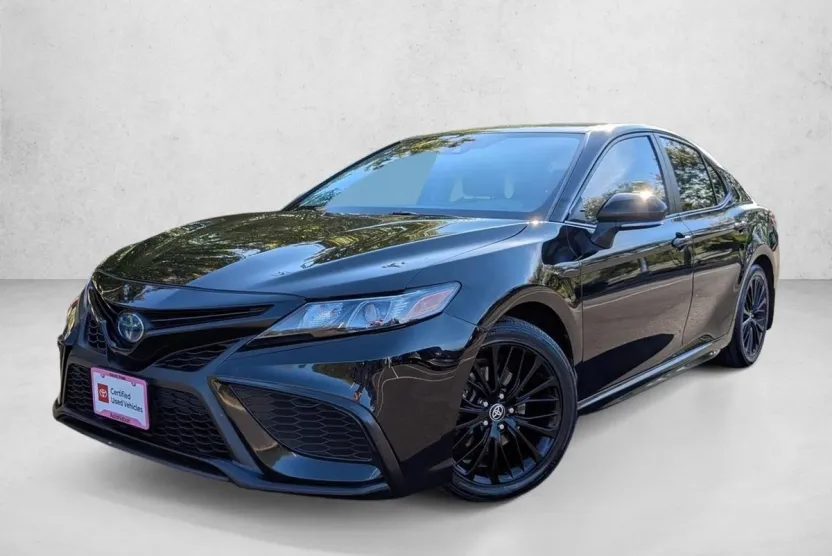 2022 Toyota Camry Hybrid SE photo 1