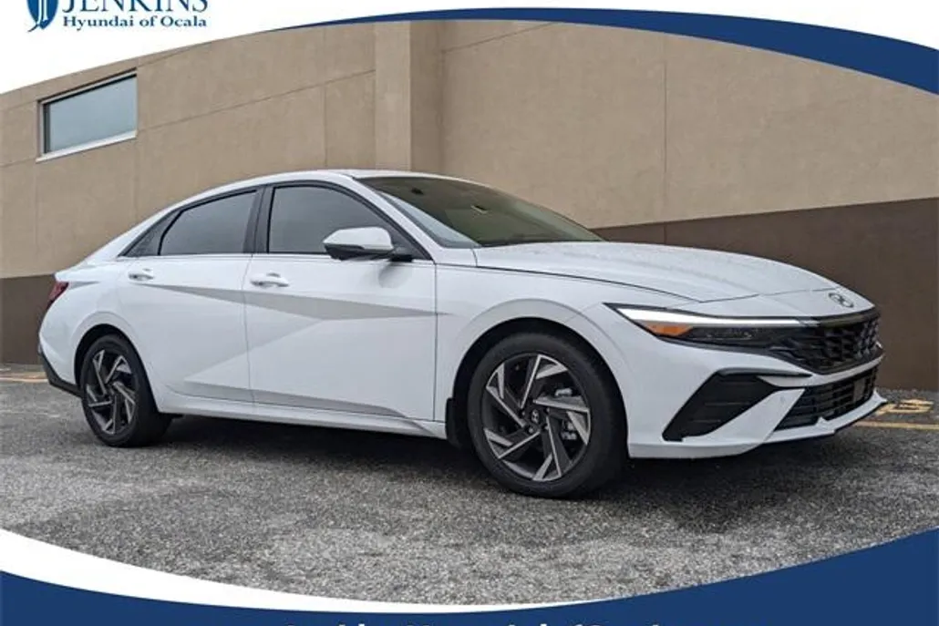 2025 Hyundai Elantra Limited photo 1