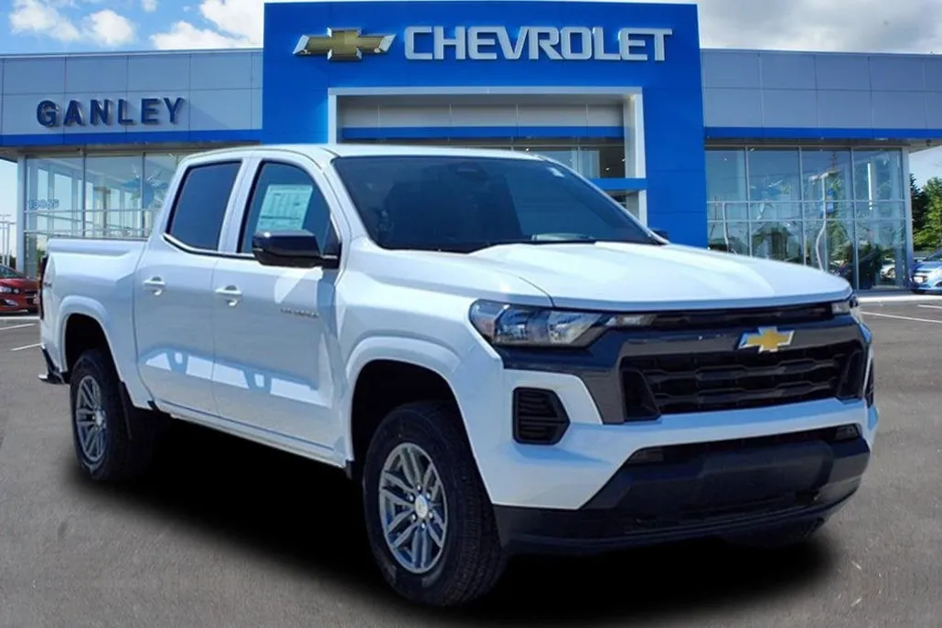 2026 Chevrolet Colorado LT photo 1