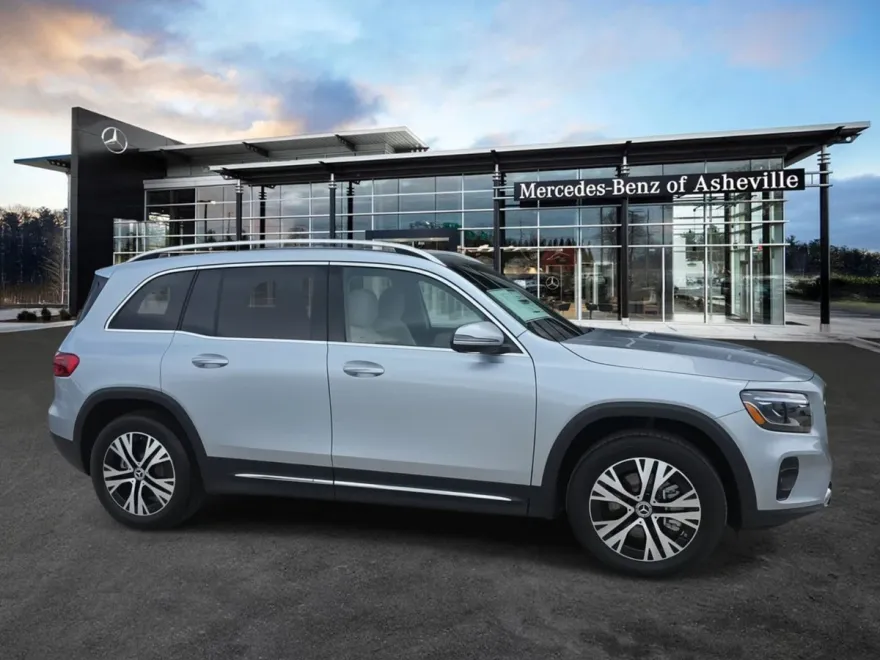 2026 Mercedes Benz GLB 250 4MATIC photo 1