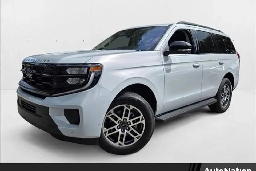 2025 Ford Expedition photo 1