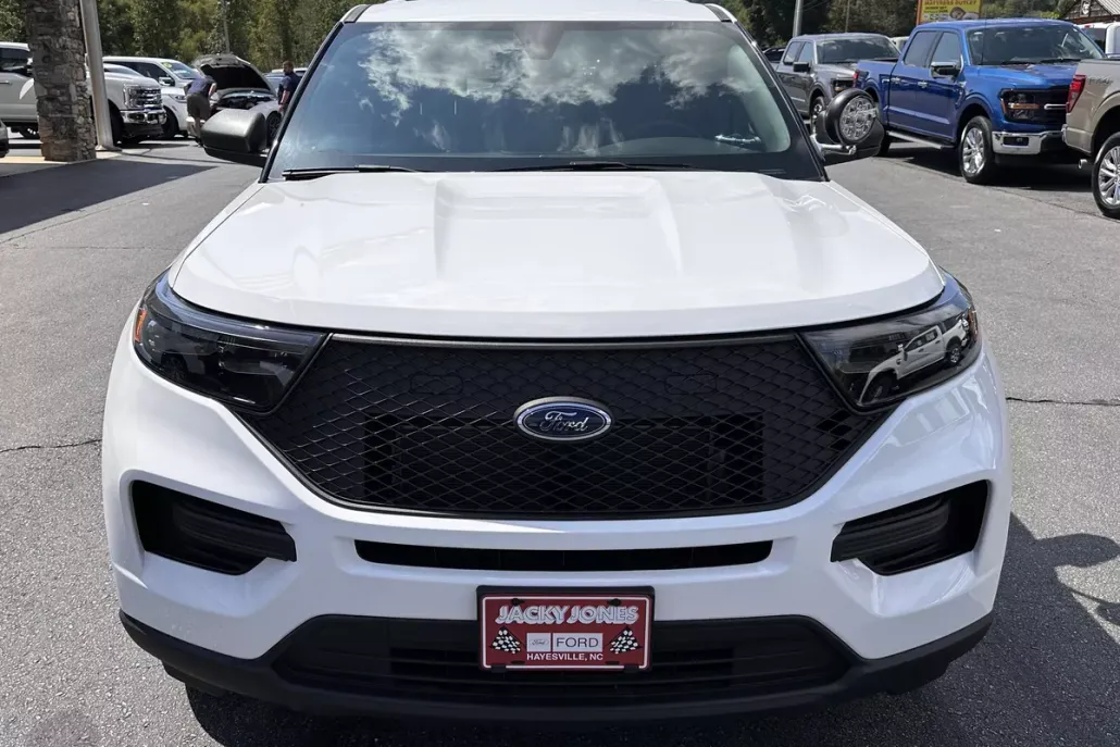 2024 Ford Explorer photo 1