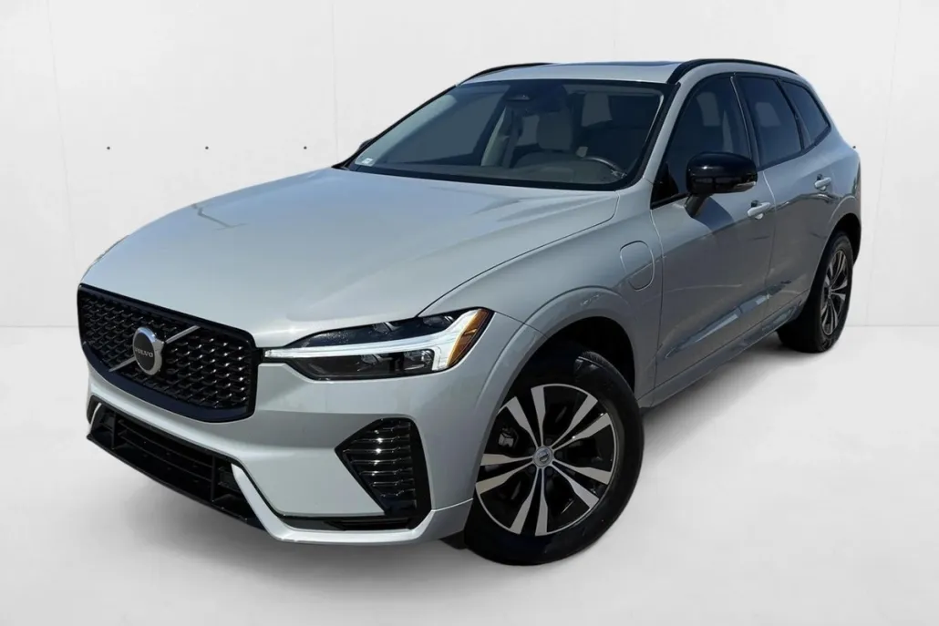 2024 Volvo XC60 Recharge Hybrid Core photo 1