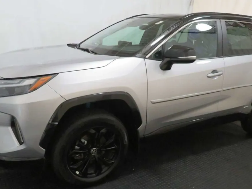 2024 Toyota RAV4 Hybrid XSE photo 1