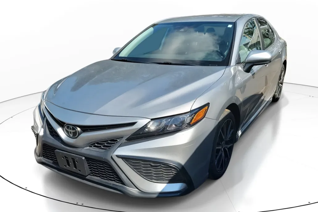 2021 Toyota Camry SE photo 1