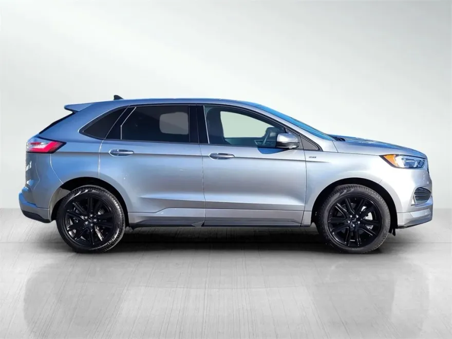 2024 Ford Edge ST photo 1