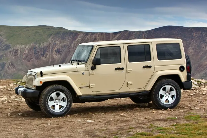2011 Jeep Wrangler Unlimited Sahara photo 1