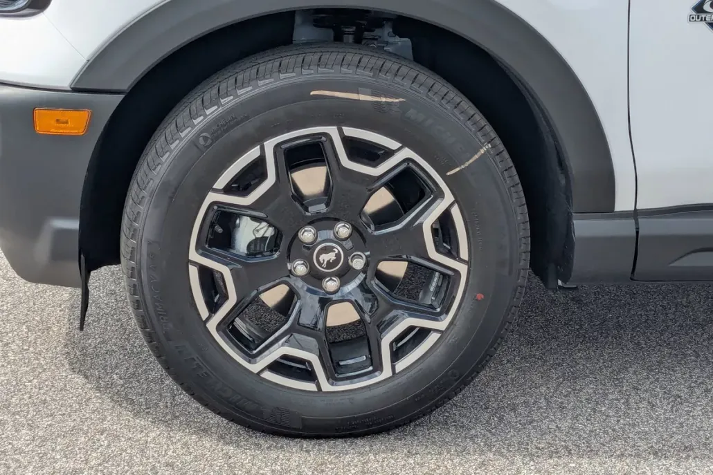 2025 Ford Bronco Sport Outer Banks photo 1