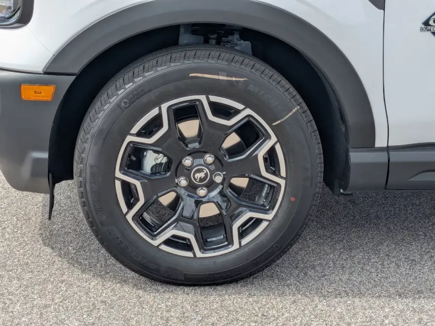 2025 Ford Bronco Sport Outer Banks photo 1