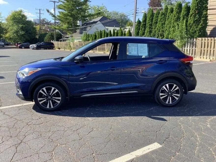 2019 Nissan Kicks SR photo 1