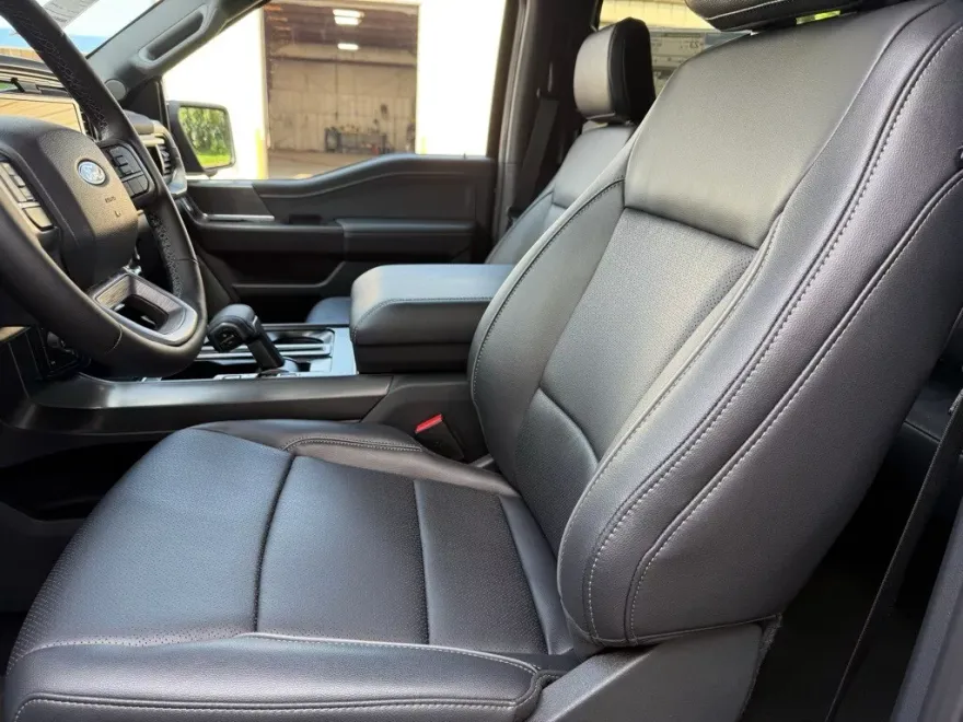 2025 Ford F-150 Lariat photo 1