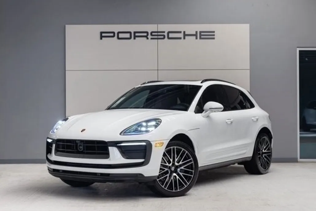 2025 Porsche Macan Base photo 1
