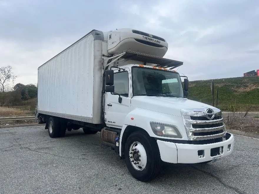 2019 Hino Conventional Type Truck photo 1